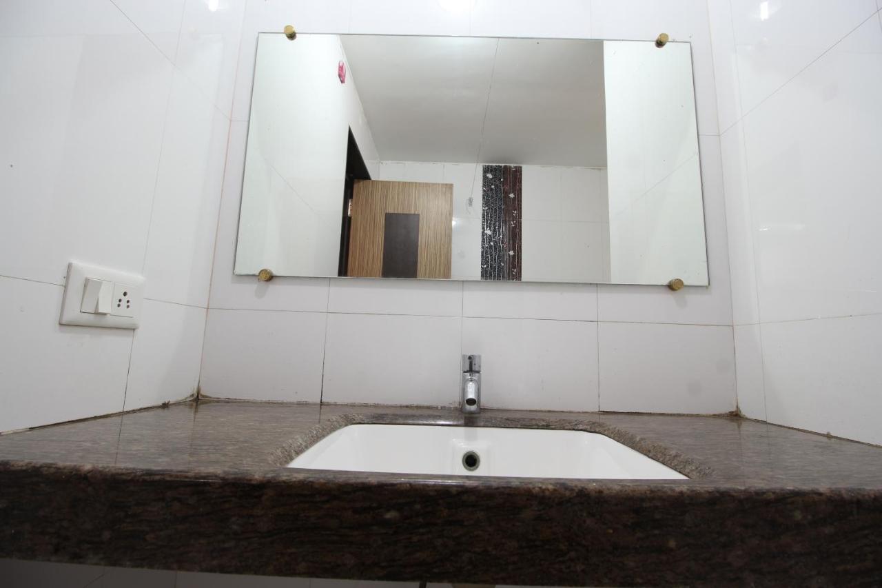 Hotel Chivala Beach Malvan Exterior photo