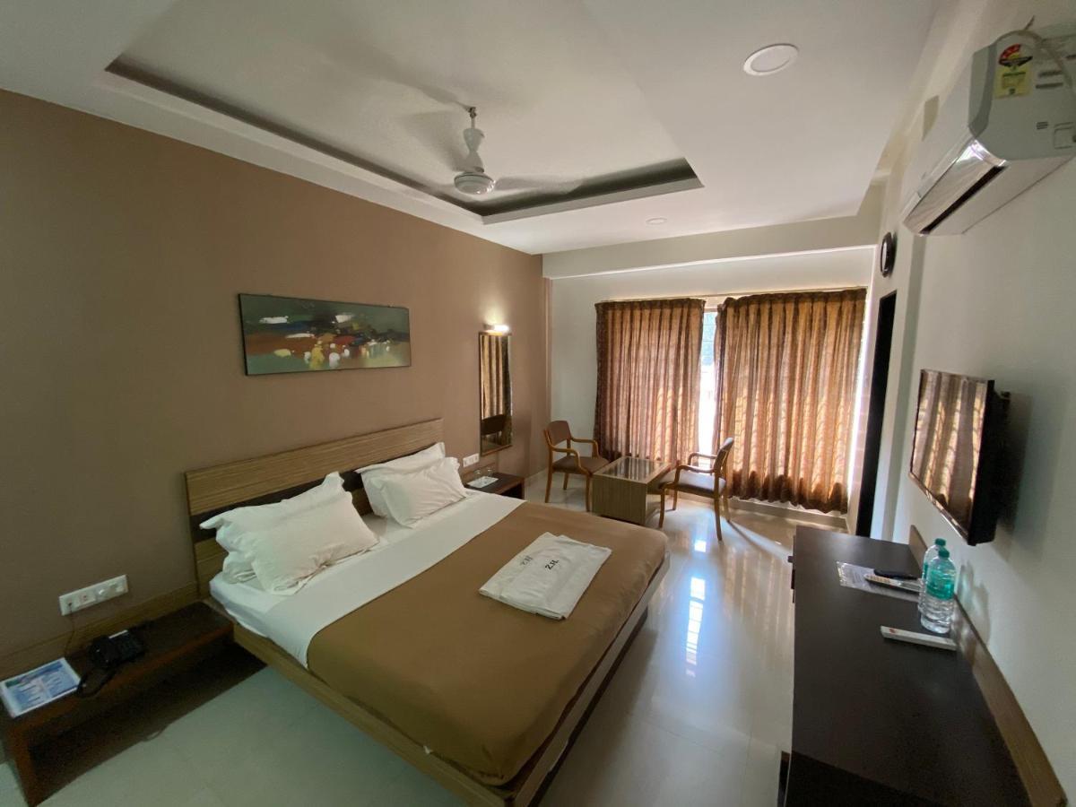 Hotel Chivala Beach Malvan Exterior photo