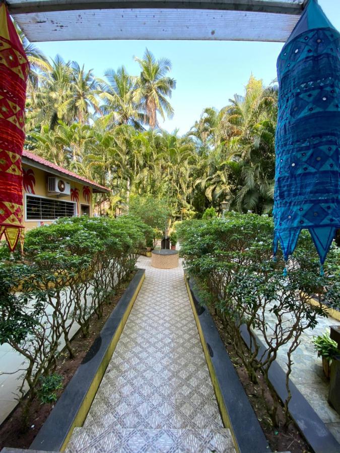 Hotel Chivala Beach Malvan Exterior photo