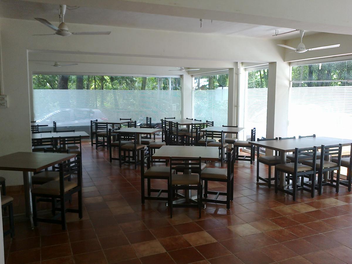 Hotel Chivala Beach Malvan Exterior photo