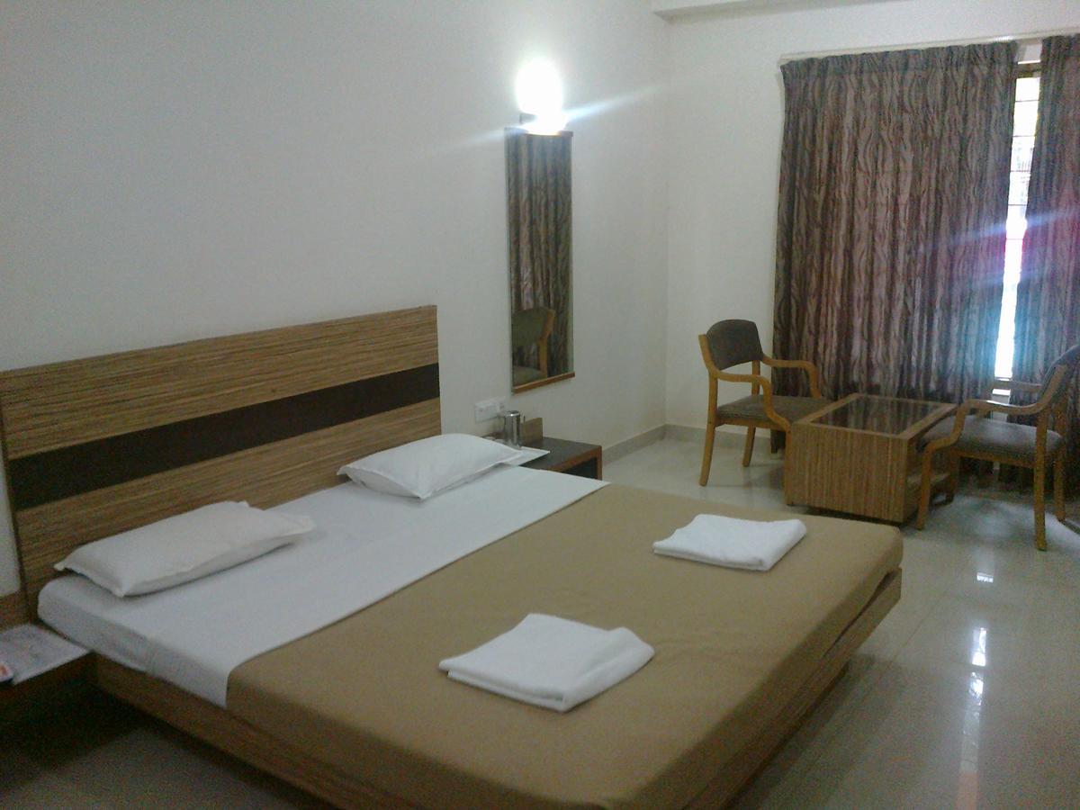 Hotel Chivala Beach Malvan Exterior photo