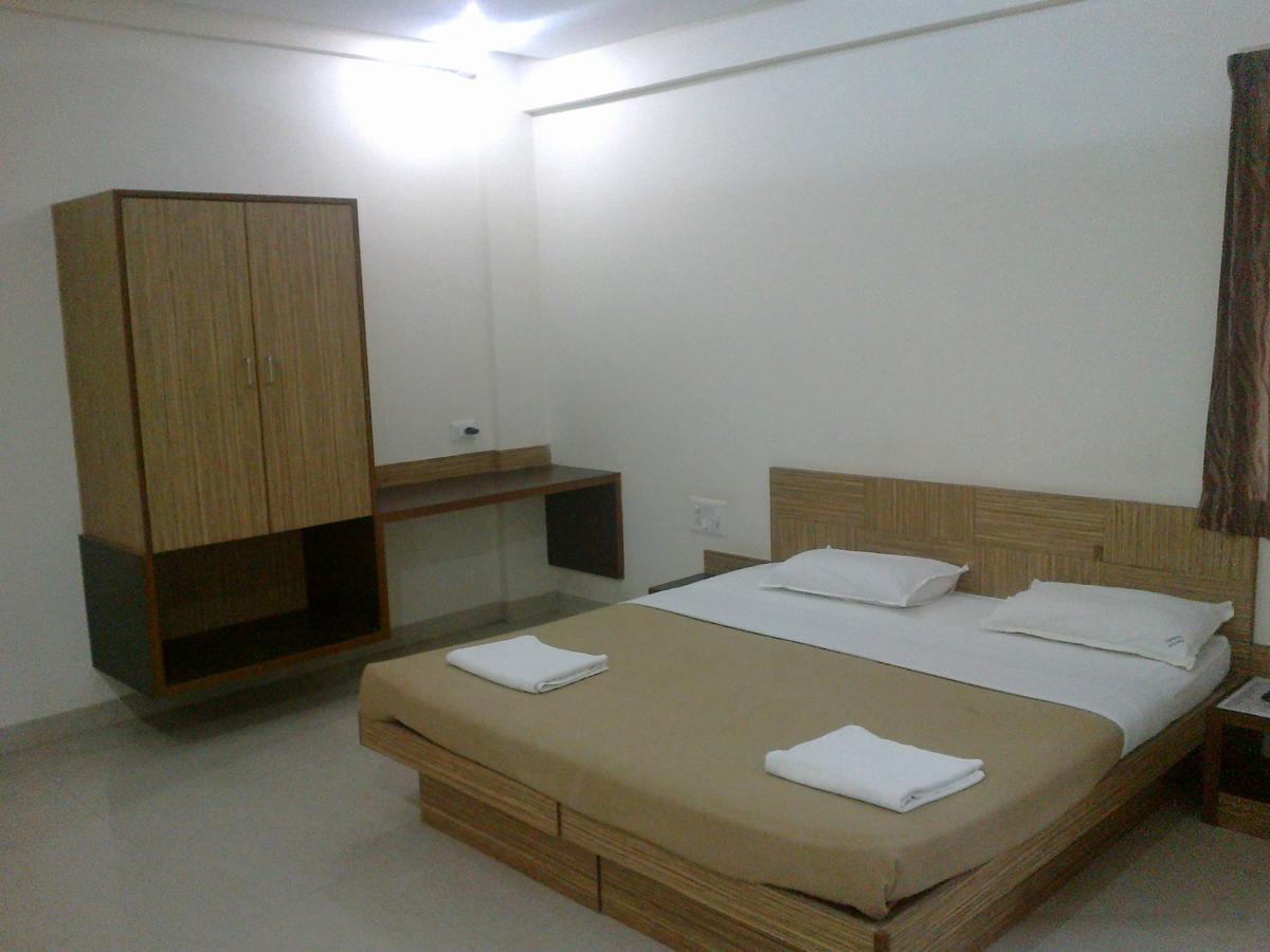 Hotel Chivala Beach Malvan Exterior photo