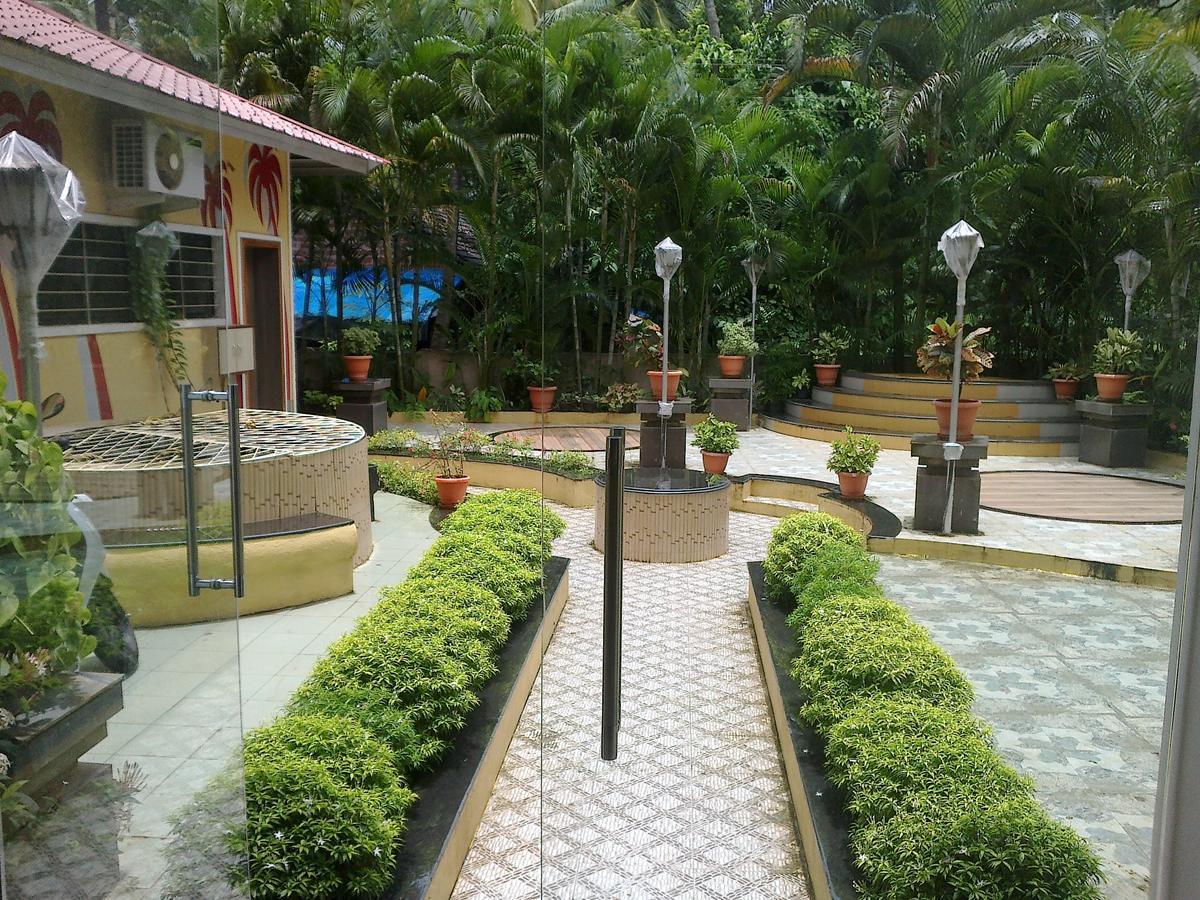 Hotel Chivala Beach Malvan Exterior photo