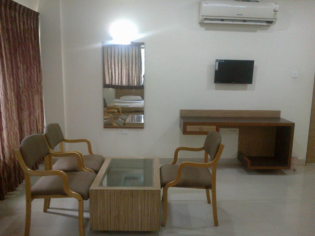 Hotel Chivala Beach Malvan Exterior photo