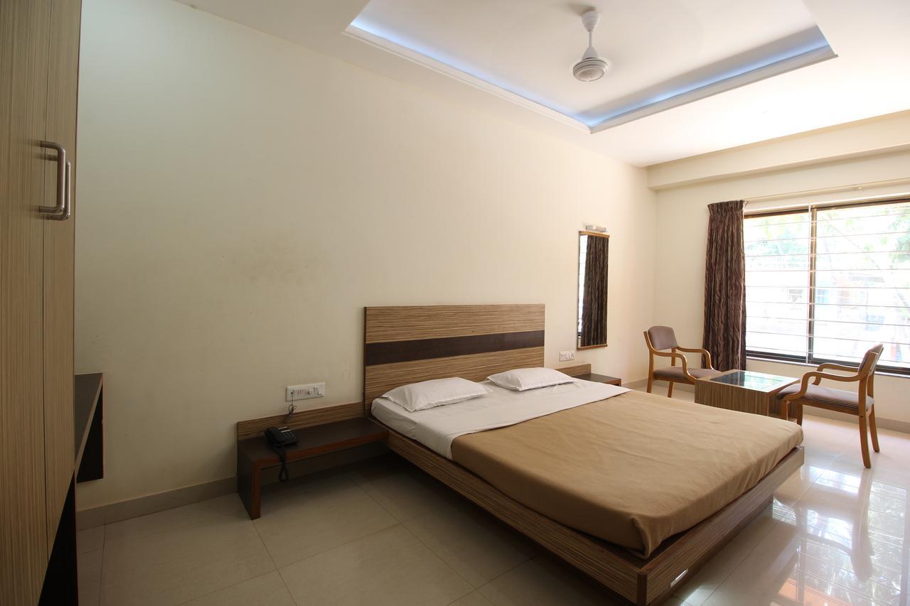 Hotel Chivala Beach Malvan Exterior photo