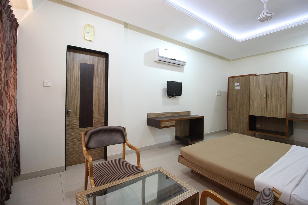 Hotel Chivala Beach Malvan Exterior photo