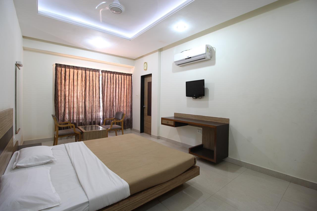 Hotel Chivala Beach Malvan Exterior photo