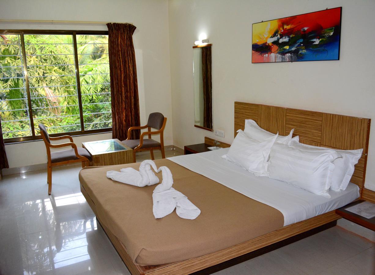 Hotel Chivala Beach Malvan Exterior photo